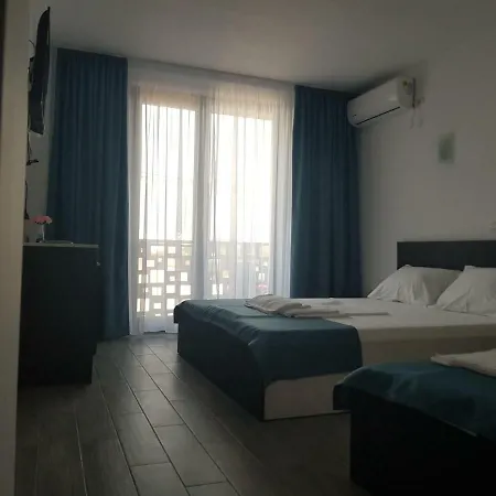 Rares Hostel Costinești