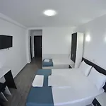 Hostel Rares *