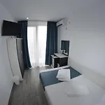 Hostel Rares