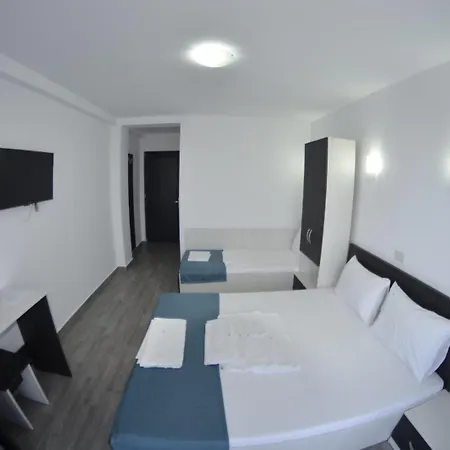 Hostel Rares *