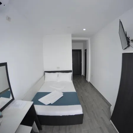 Rares Costineşti